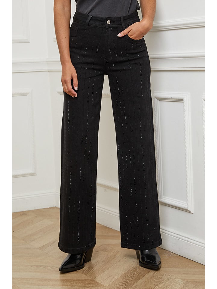 Джинсы - стандартный крой - черного цвета L'armoire de Suzette
Джинсы - стандартный крой - черного цвета L'armoire de Suzette