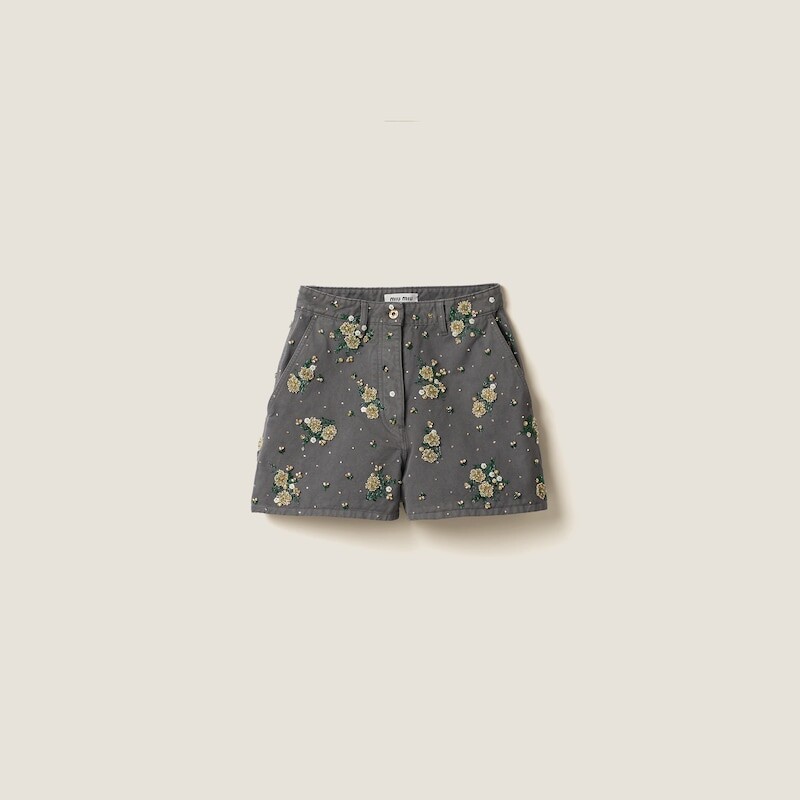 Шорты-Бермуды из габардина окрашенные в готовом виде Miu Miu, серый
Шорты-Бермуды из габардина окрашенные в готовом виде Miu Miu, серый