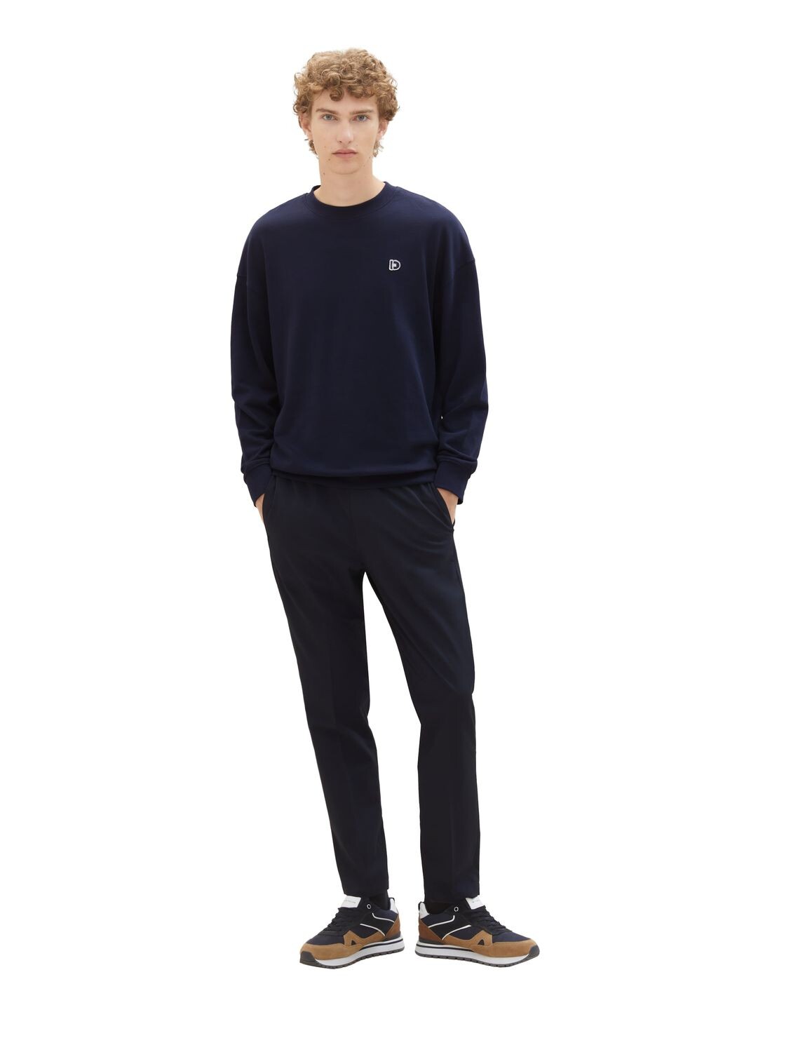 Тканевые брюки TOM TAILOR Denim Stoff/Chino RELAXED TAPERED CHINO comfort/relaxed, синий 
Тканевые брюки TOM TAILOR Denim Stoff/Chino RELAXED TAPERED CHINO comfort/relaxed, синий