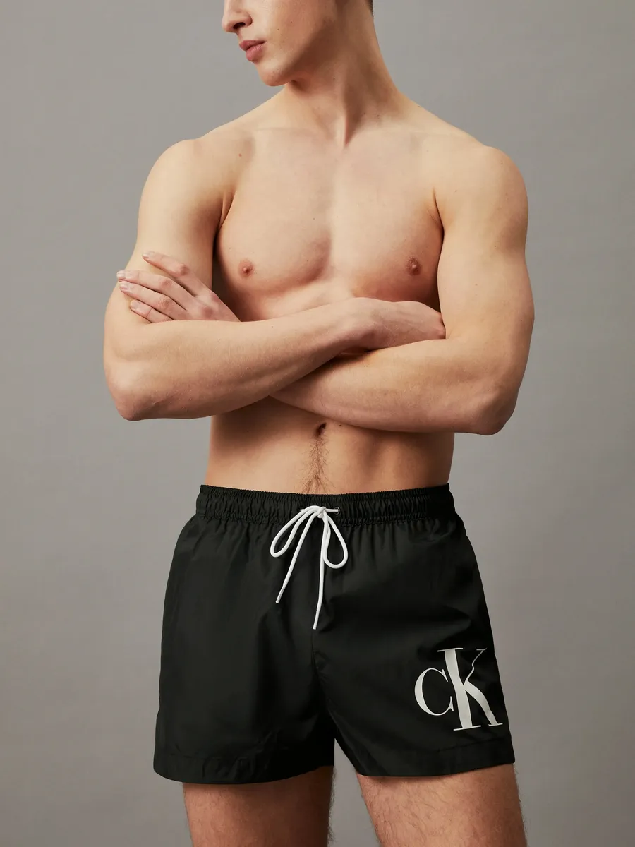 Купальные шорты Calvin Klein Swimwear "SHORT DRAWSTRING", с контрастным логотипом, черный
Купальные шорты Calvin Klein Swimwear "SHORT DRAWSTRING", с контрастным логотипом, черный