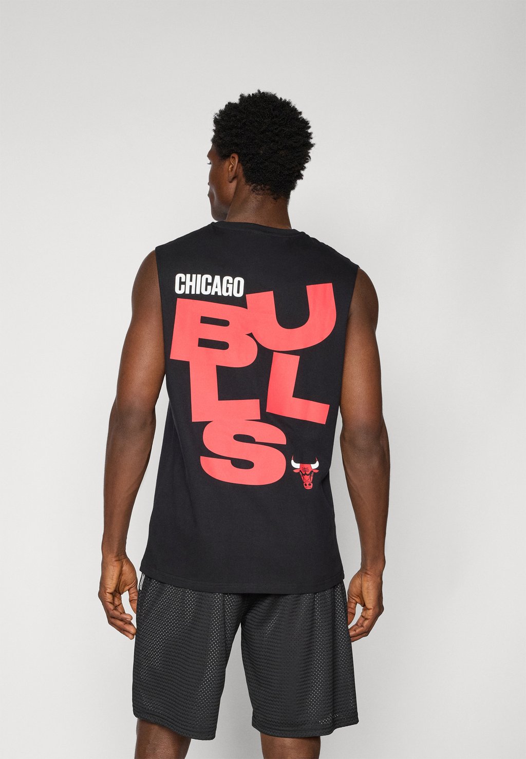 Майка NBA CHICAGO BULLS GRAPHIC SLEEVELESS TEE - Club wear New Era, черный
Майка NBA CHICAGO BULLS GRAPHIC SLEEVELESS TEE - Club wear New Era, черный