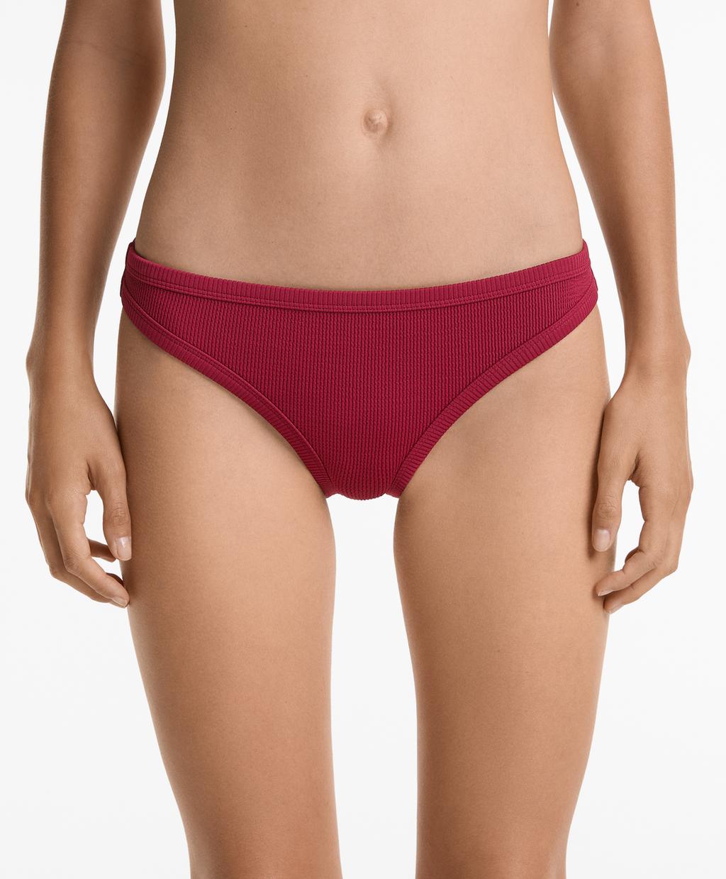 Классические трусы-бикини в рубчик Oysho, цвет Raspberry 
Классические трусы-бикини в рубчик Oysho, цвет Raspberry