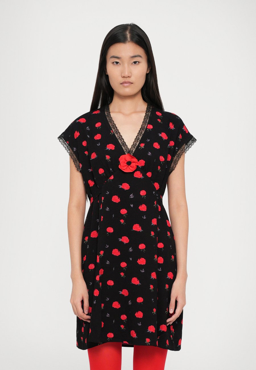 Платье Sleeper POPPI MINI DRESS, Black
Платье Sleeper POPPI MINI DRESS, Black