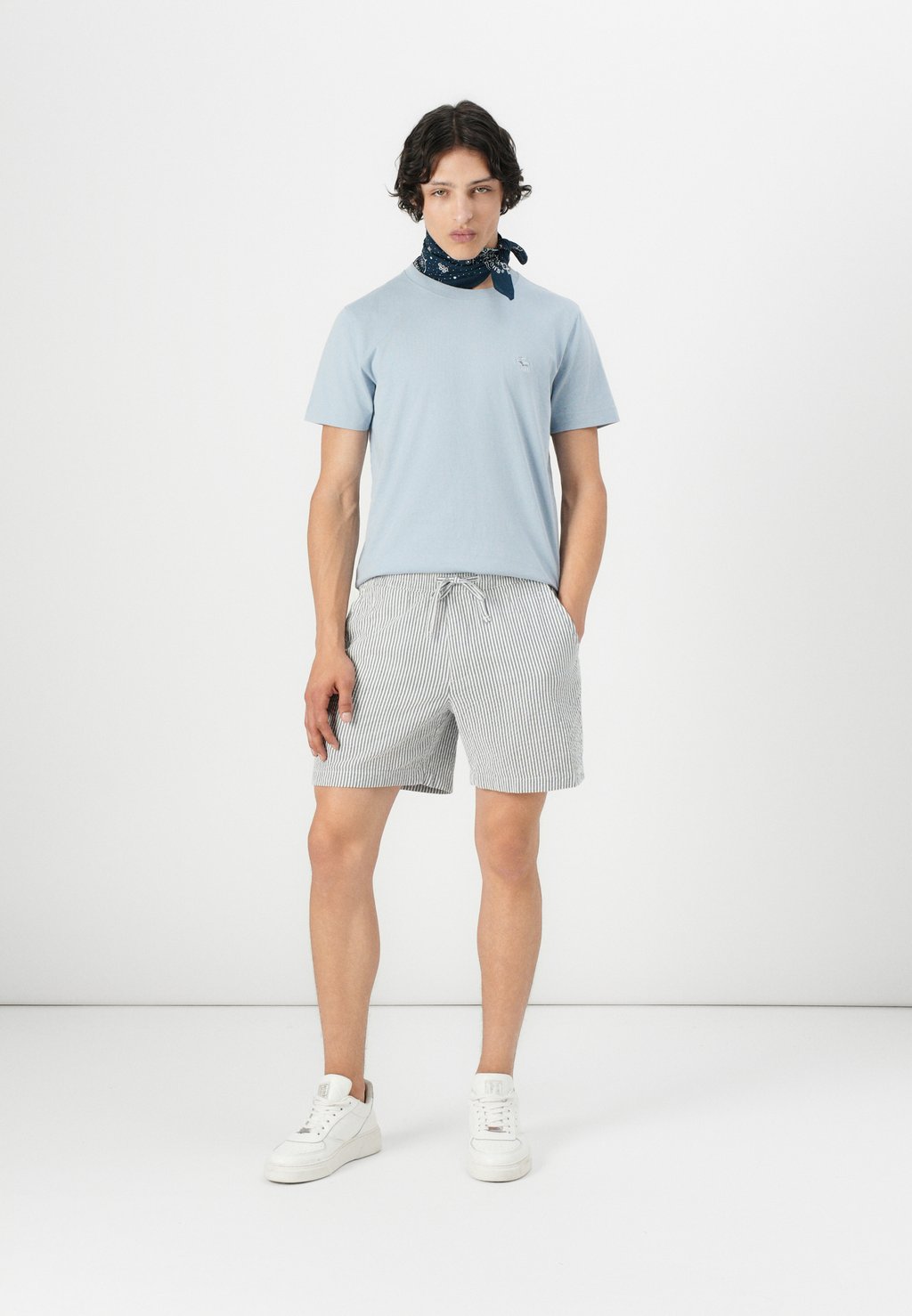 Базовая футболка ICON CREW 3 PACK Abercrombie & Fitch, мультиколор
Базовая футболка ICON CREW 3 PACK Abercrombie & Fitch, мультиколор