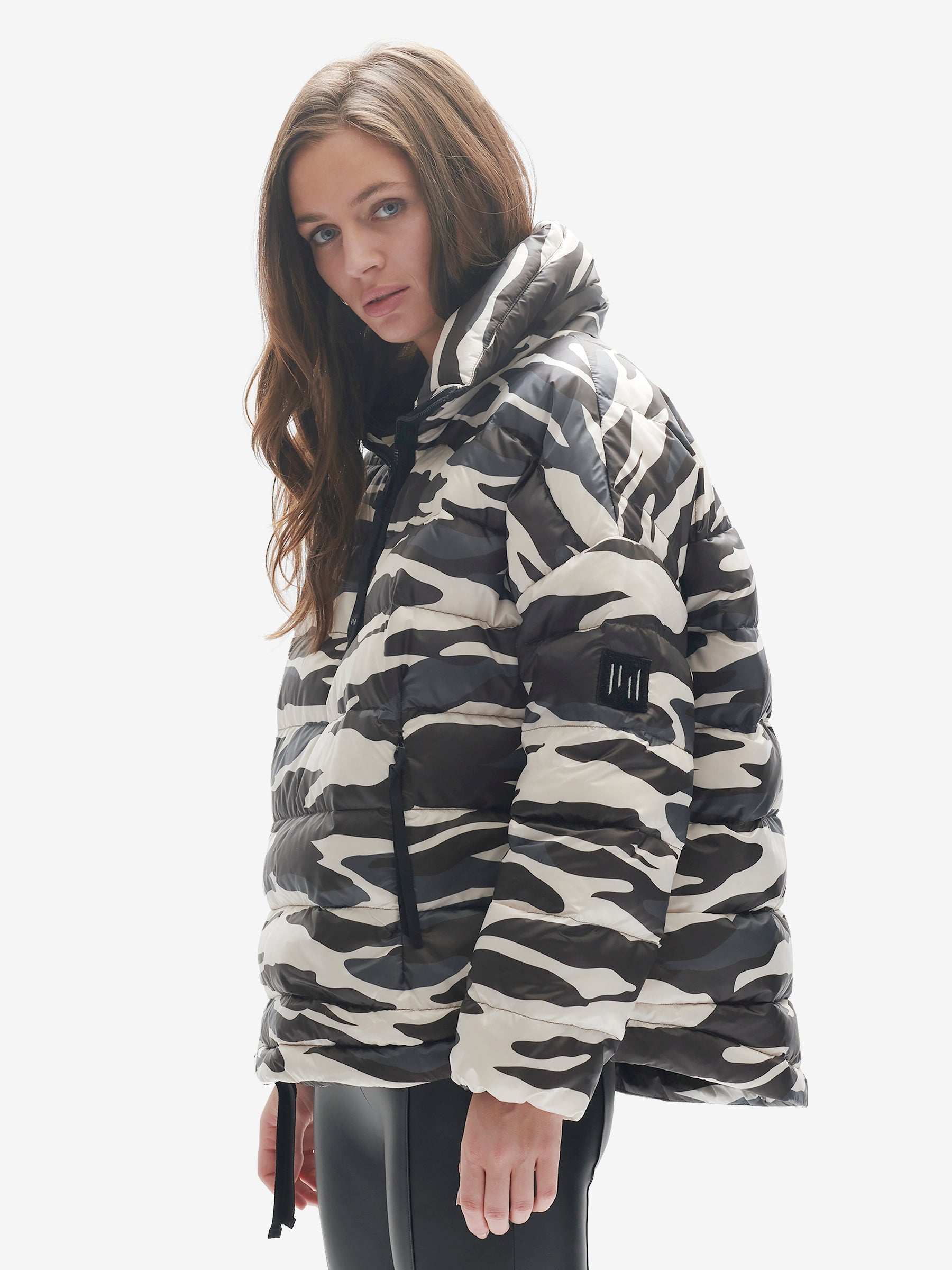Куртка W DOWN HALF ZIP - Zebra Holden, Zebra
Куртка W DOWN HALF ZIP - Zebra Holden, Zebra