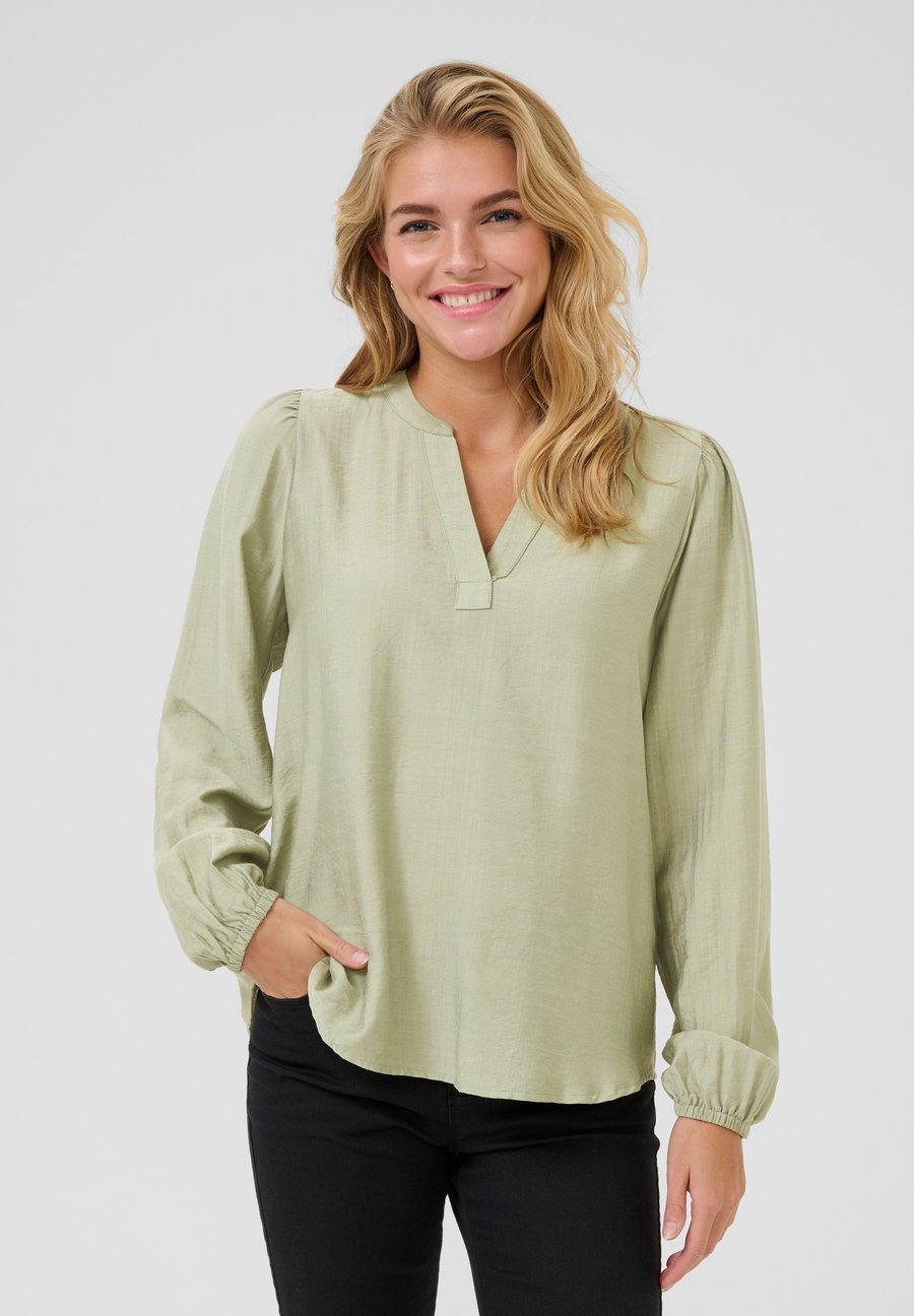 Блуза Kaffe KALUI , Desert Sage Cc/Khaki
Блуза Kaffe KALUI , Desert Sage Cc/Khaki