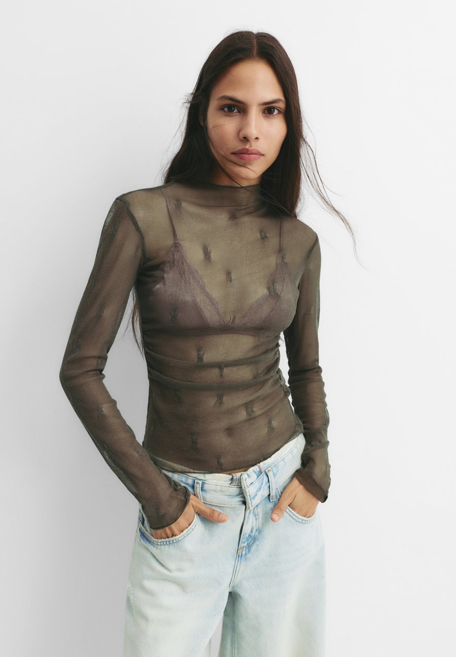 Блуза PULL&BEAR TEXTURED, Khaki
Блуза PULL&BEAR TEXTURED, Khaki