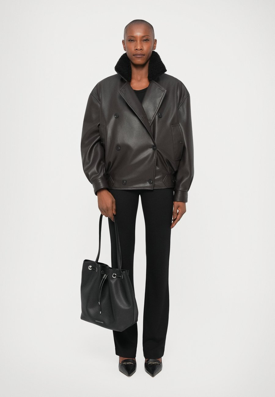 Сумка MICHAEL Michael Kors AVERY , Black
Сумка MICHAEL Michael Kors AVERY , Black