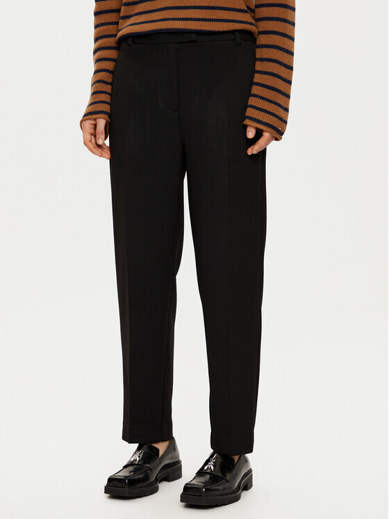 Брюки чиносы обычного кроя Tommy Hilfiger, черный
Брюки чиносы обычного кроя Tommy Hilfiger, черный