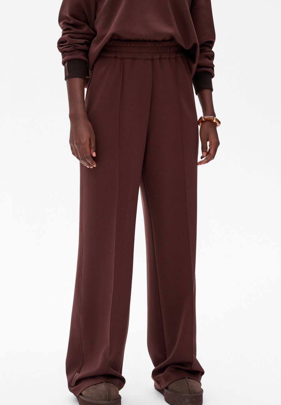 Брюки blue shadow KOTELLI, Brown
Брюки blue shadow KOTELLI, Brown