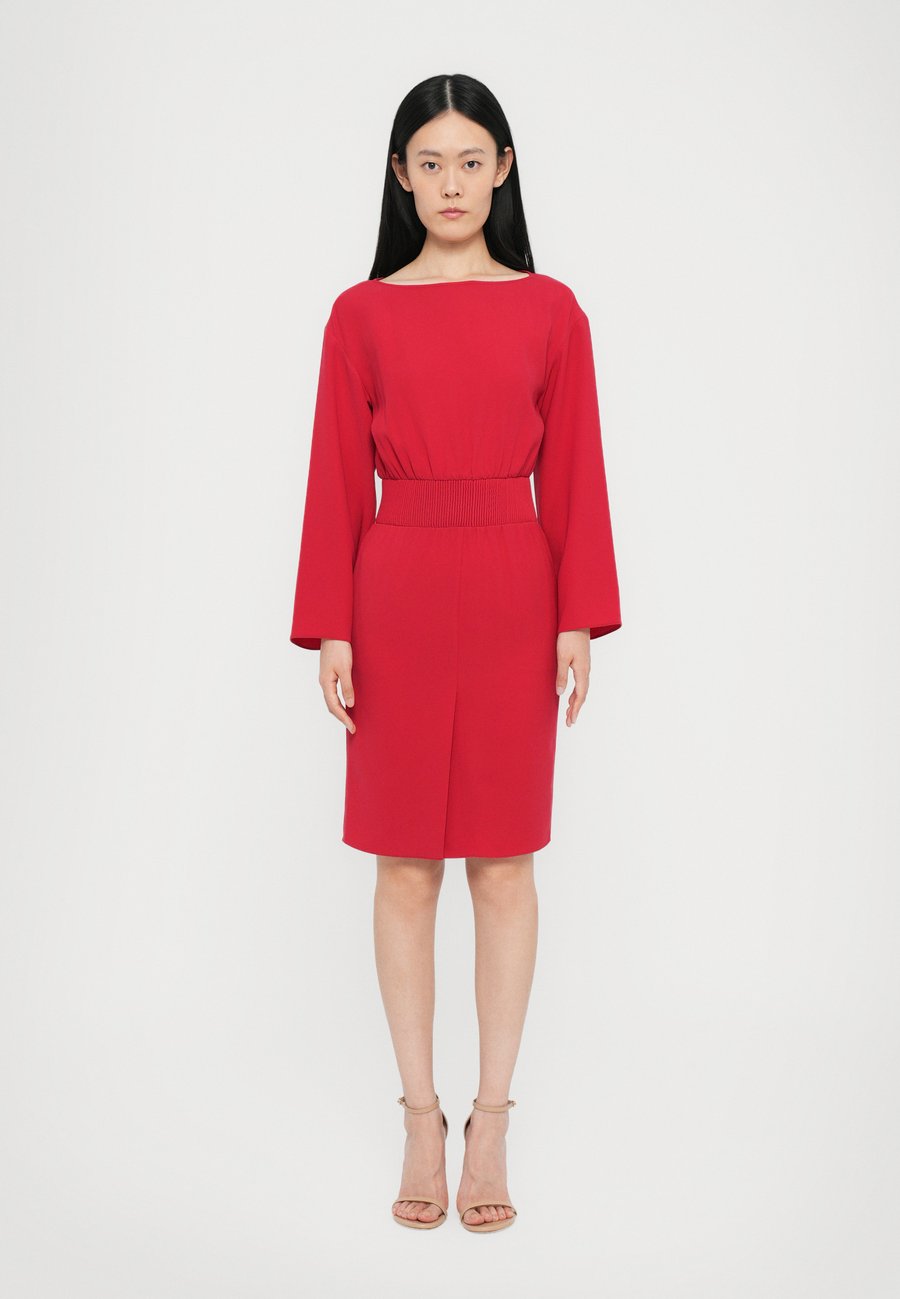Платье Emporio Armani DRESS, Diamond Red/Red
Платье Emporio Armani DRESS, Diamond Red/Red