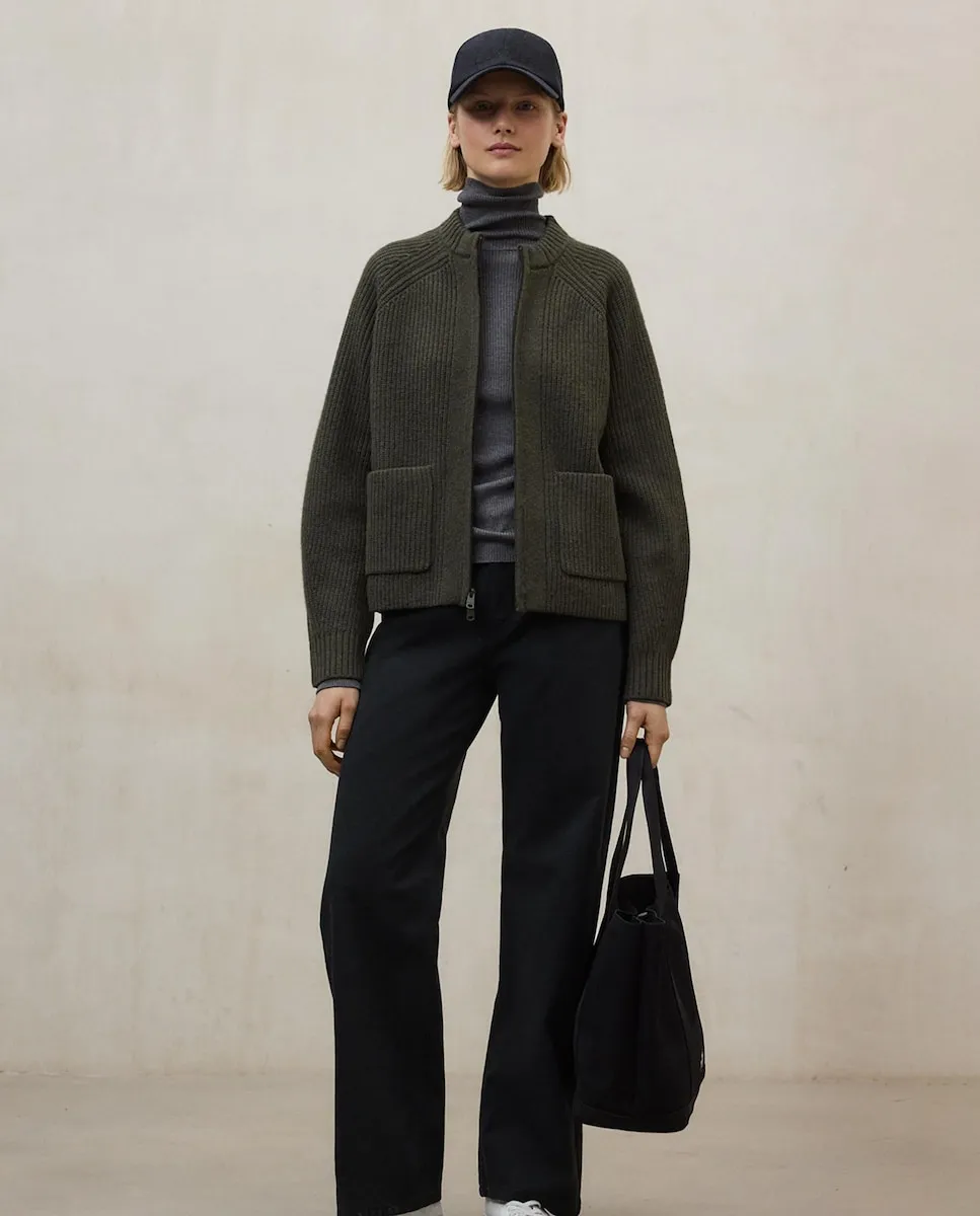 Женские прямые брюки с пуговицей и молнией Ecoalf, черный
Женские прямые брюки с пуговицей и молнией Ecoalf, черный