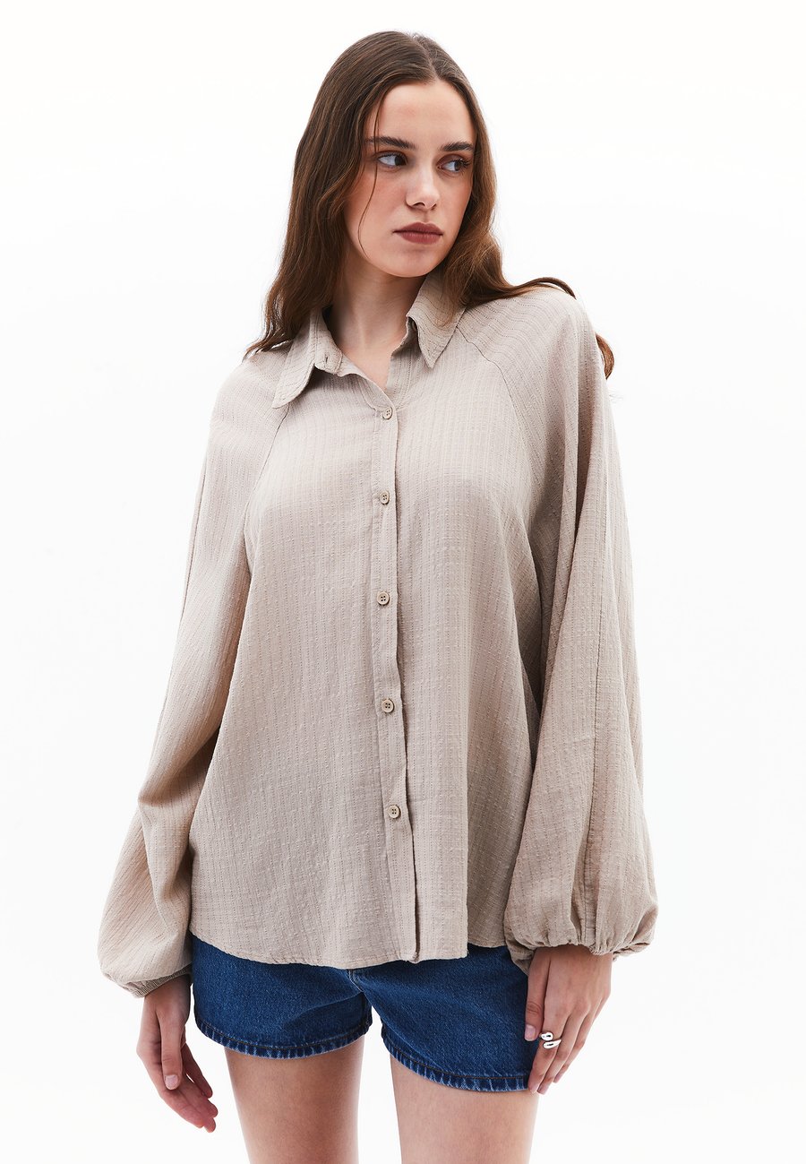 Блуза OXXO MIT BALLONÄRMELN, Feather Gray/Beige
Блуза OXXO MIT BALLONÄRMELN, Feather Gray/Beige