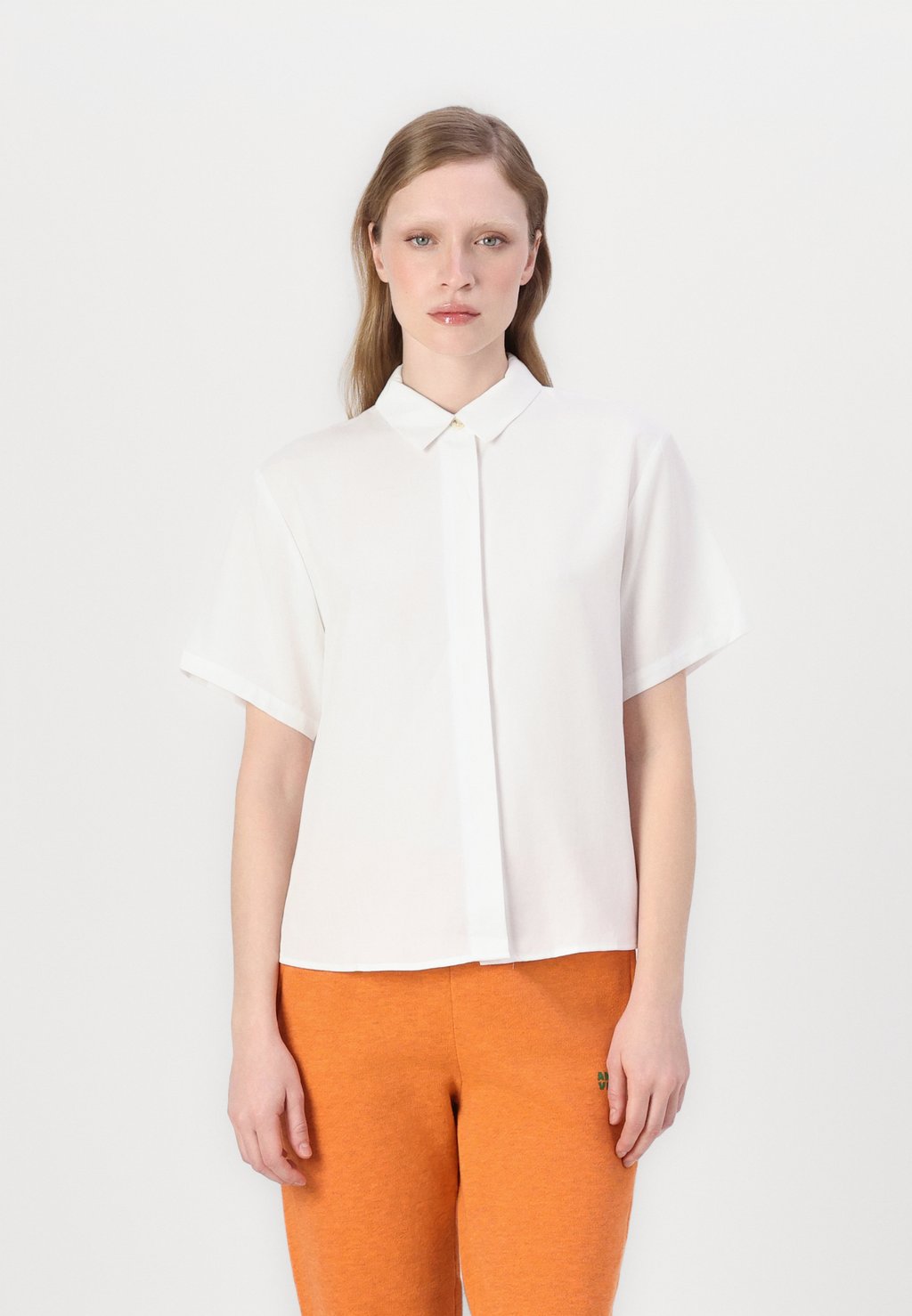 Блузка на пуговицах MINA SHIRT Samsøe Samsøe, белый
Блузка на пуговицах MINA SHIRT Samsøe Samsøe, белый