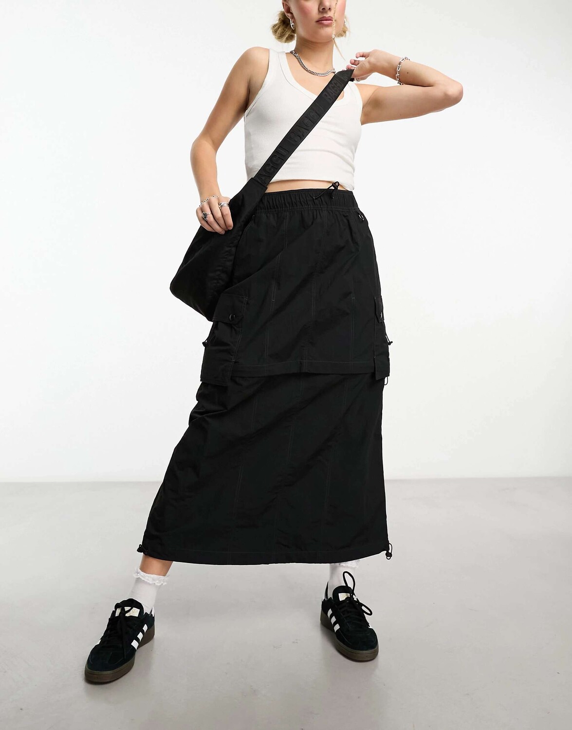 Черная нейлоновая юбка карго на молнии на молнии Dickies Jackson эксклюзивно для asos
Черная нейлоновая юбка карго на молнии на молнии Dickies Jackson эксклюзивно для asos