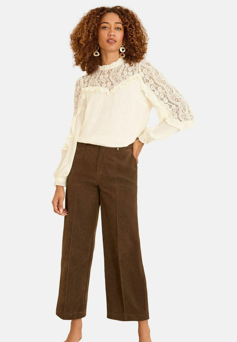 Блуза Love & Roses REGULAR FIT-CREW NECK YOKE LONG SLEEVE, White Ecru/White
Блуза Love & Roses REGULAR FIT-CREW NECK YOKE LONG SLEEVE, White Ecru/White