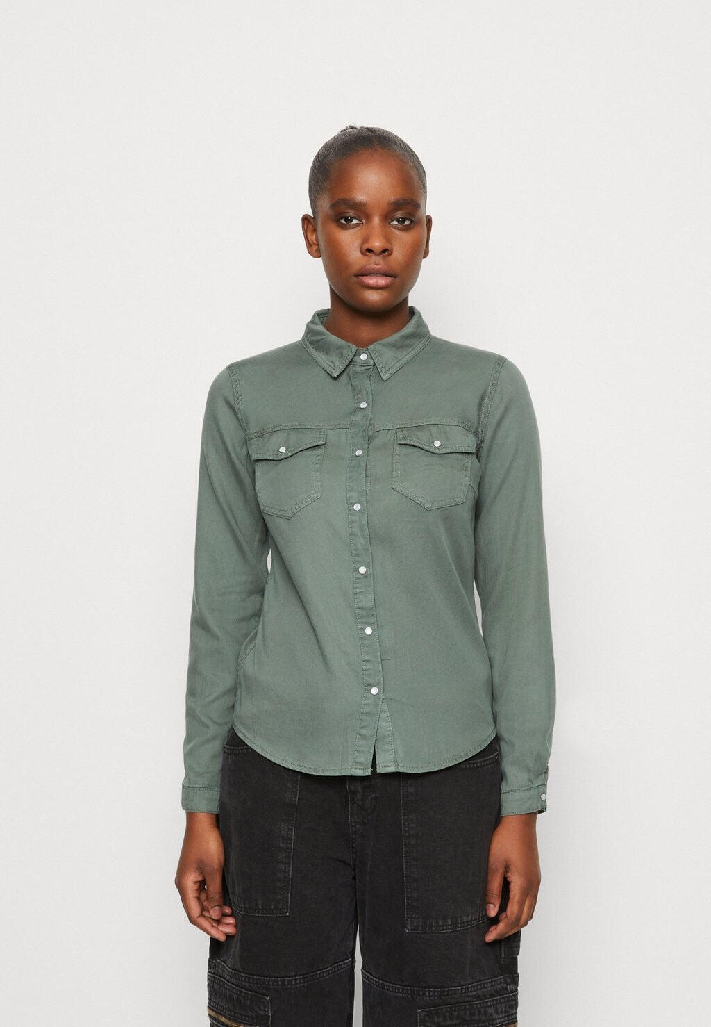 Рубашка VILA
Рубашка VILA