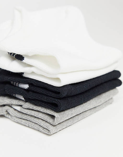 Набор разноцветных спортивных носков adidas Originals adicolor Trefoil, 3 шт.
Набор разноцветных спортивных носков adidas Originals adicolor Trefoil, 3 шт.