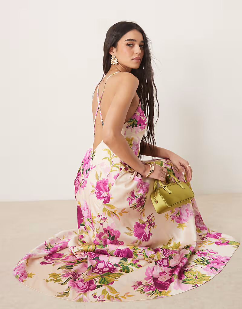 Платье макси Hope & Ivy с перекрещивающимися бретелями на спине в бело-розовом цвете с цветочным принтом
Платье макси Hope & Ivy с перекрещивающимися бретелями на спине в бело-розовом цвете с цветочным принтом