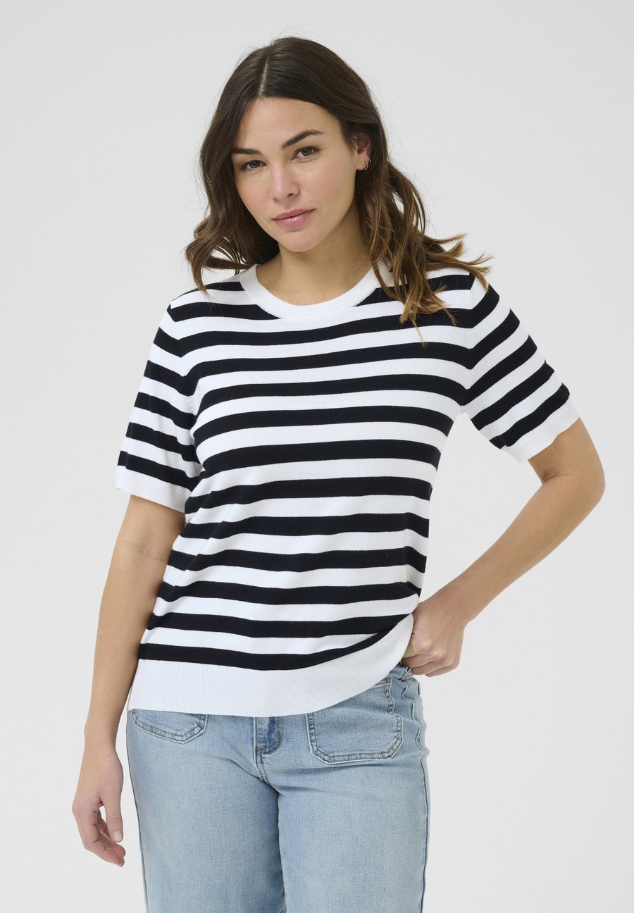 Футболка Kaffe Print T-shirt, Chalk Black Deep Stripe/White, Белый, Футболка Kaffe Print T-shirt, Chalk Black Deep Stripe/White
Футболка Kaffe Print T-shirt, Chalk Black Deep Stripe/White, Белый, Футболка Kaffe Print T-shirt, Chalk Black Deep Stripe/White