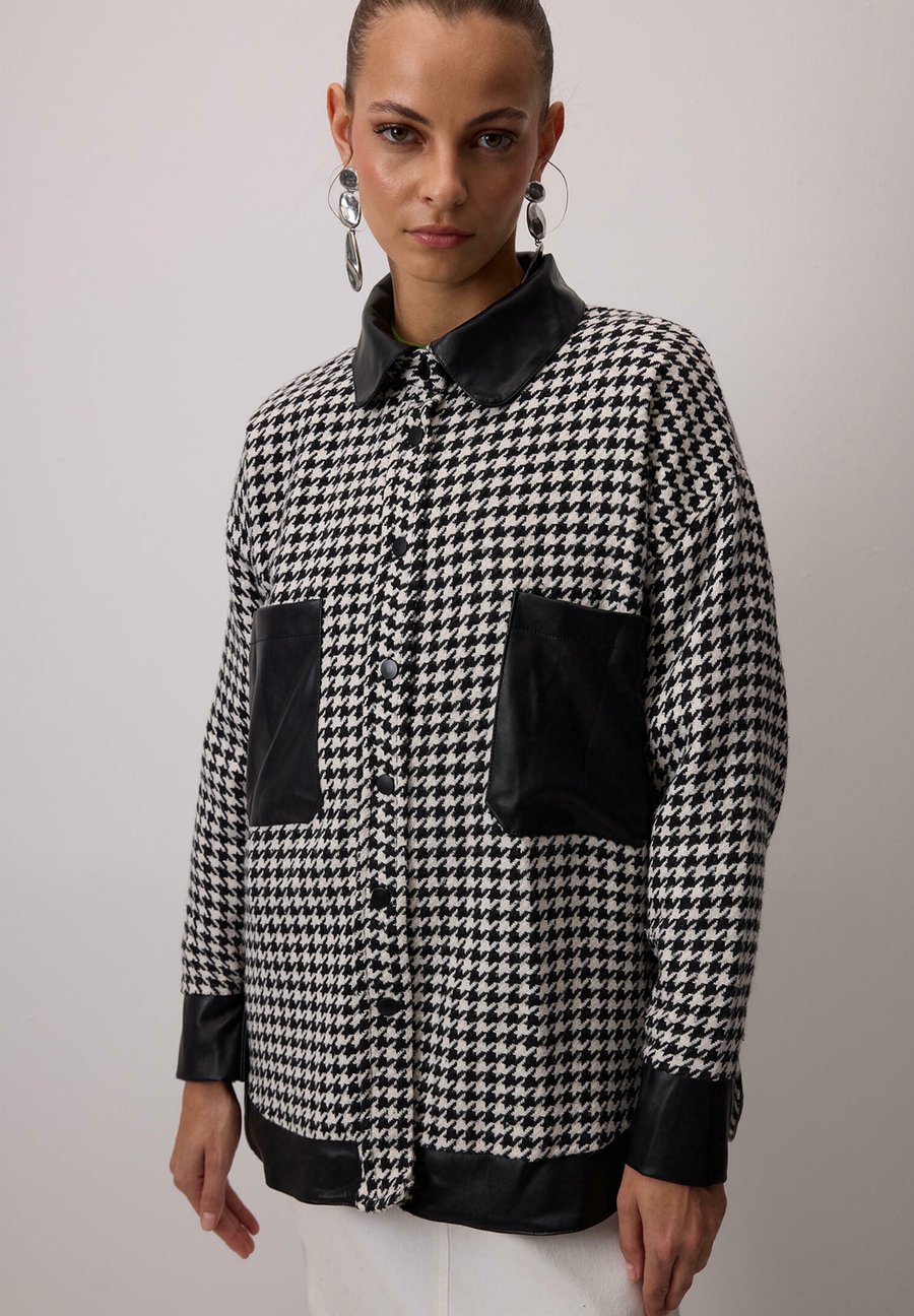 Блуза Touché Privé HOUGHFOOT PATTERNED, Black/Black
Блуза Touché Privé HOUGHFOOT PATTERNED, Black/Black