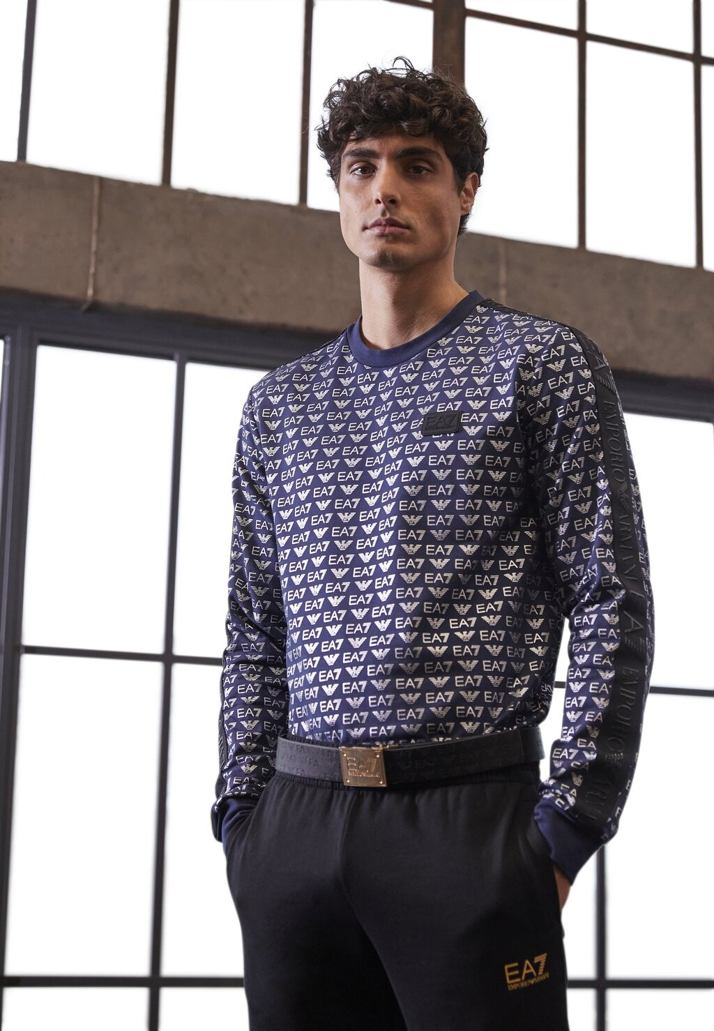 Ремень EA7 Emporio Armani, черный/золотой
Ремень EA7 Emporio Armani, черный/золотой