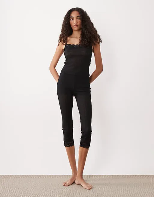 Черные полупрозрачные пижамные брюки-капри с кружевной отделкой ASOS DESIGN Tall
Черные полупрозрачные пижамные брюки-капри с кружевной отделкой ASOS DESIGN Tall