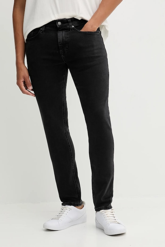 Джинсы Tommy Jeans, черный
Джинсы Tommy Jeans, черный