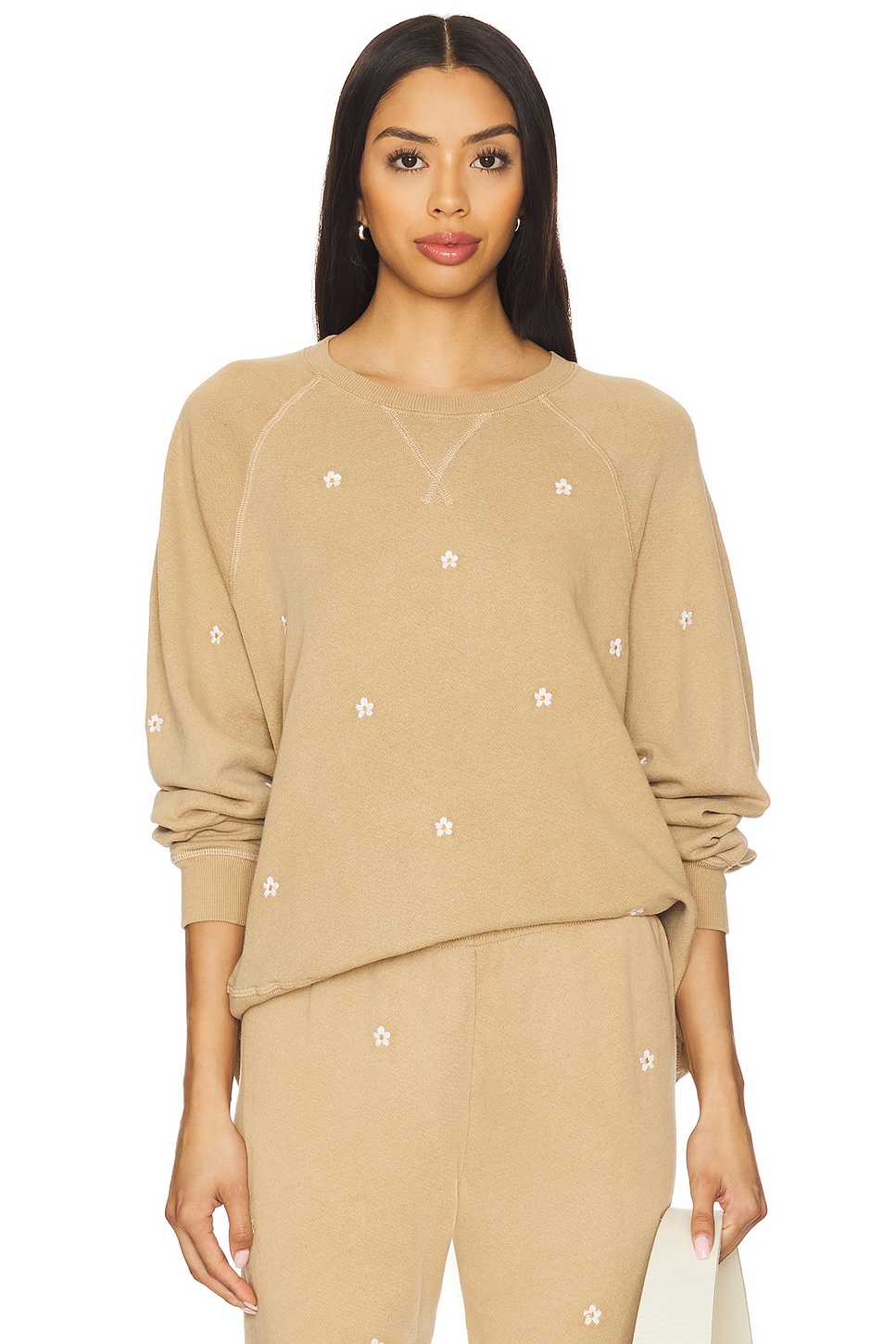 Свитшот с наклоном в сторону и вышивкой маргариток The Great, khaki
Свитшот с наклоном в сторону и вышивкой маргариток The Great, khaki