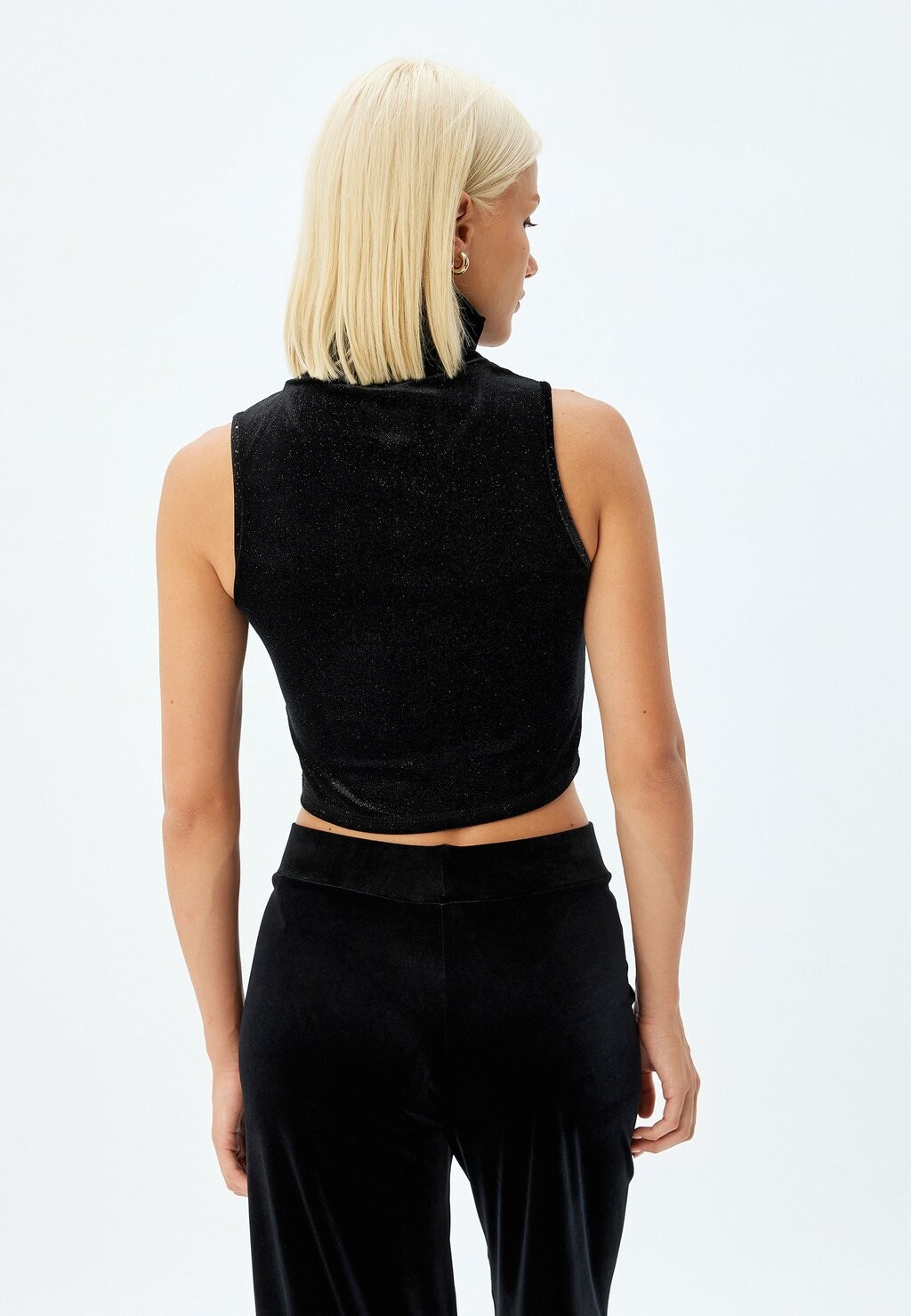 Топ GLITTERY CROP Koton, черный
Топ GLITTERY CROP Koton, черный