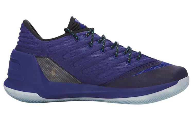 Мужские баскетбольные кроссовки Under Armour Curry 3
Мужские баскетбольные кроссовки Under Armour Curry 3