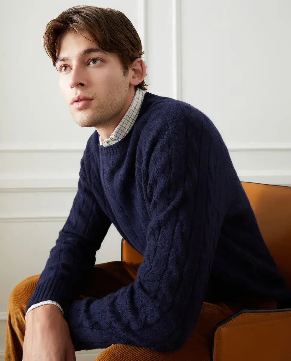 Мужской свитер с круглым вырезом и кашемировым кашемиром Emidio Tucci, тёмно-синий
Мужской свитер с круглым вырезом и кашемировым кашемиром Emidio Tucci, тёмно-синий