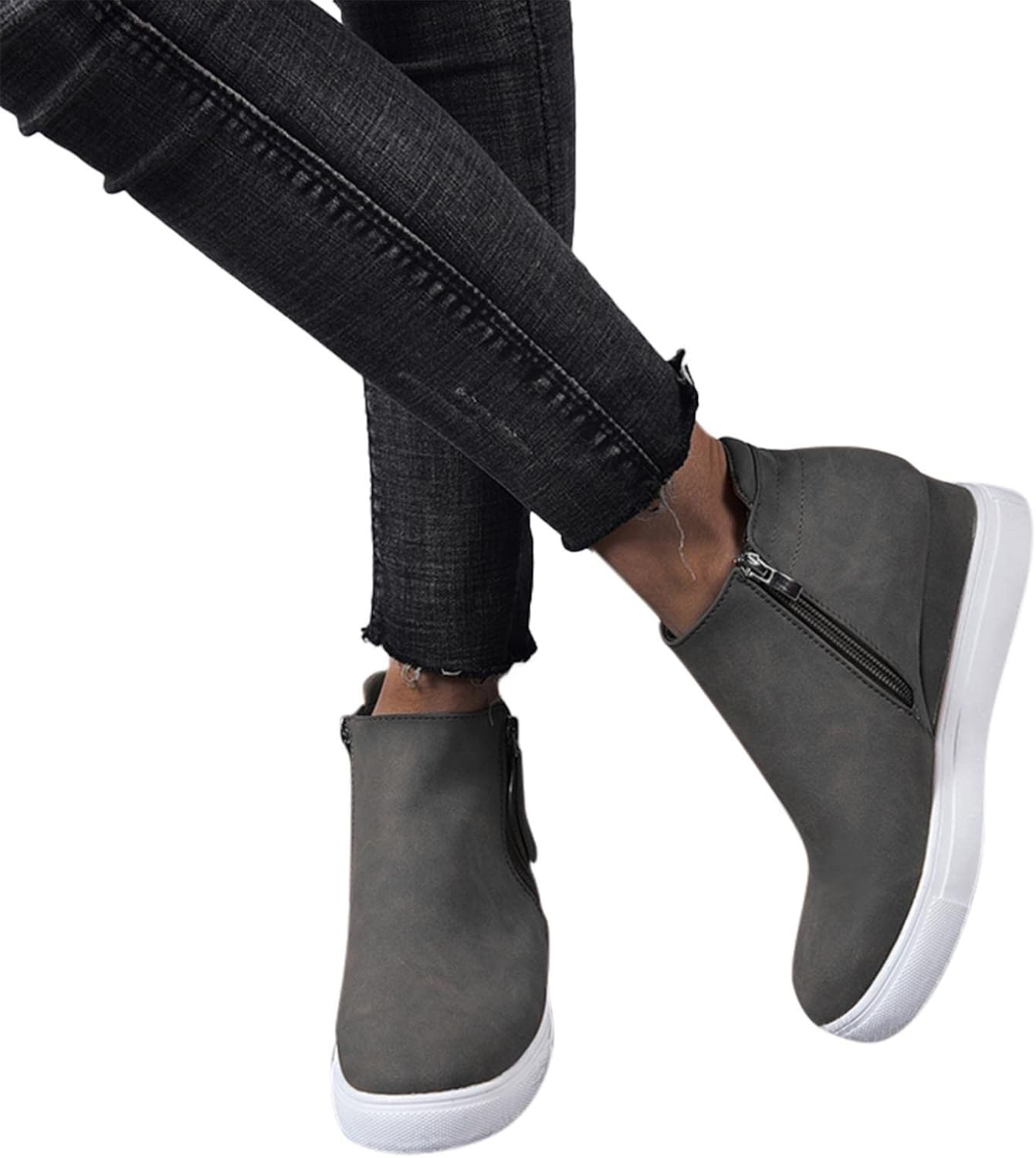 Женские платформенные ботинки Hbeylia Wedge, модные повседневные кожаные с округлым носком, на массивной подошве с высокими каблуками, ботильоны с боковой молнией, высокие модные кроссовки, короткие платьевые ботинки для рождественского декора,...
Женские платформенные ботинки Hbeylia Wedge, модные повседневные кожаные с округлым носком, на массивной подошве с высокими каблуками, ботильоны с боковой молнией, высокие модные кроссовки, короткие платьевые ботинки для рождественского декора,...