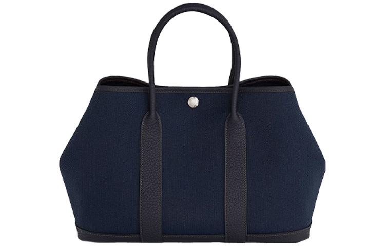 Сумка Garden Party из холста с кожаными деталями, садовая сумка, повседневная унисекс морской синий и черный HERMES
Сумка Garden Party из холста с кожаными деталями, садовая сумка, повседневная унисекс морской синий и черный HERMES