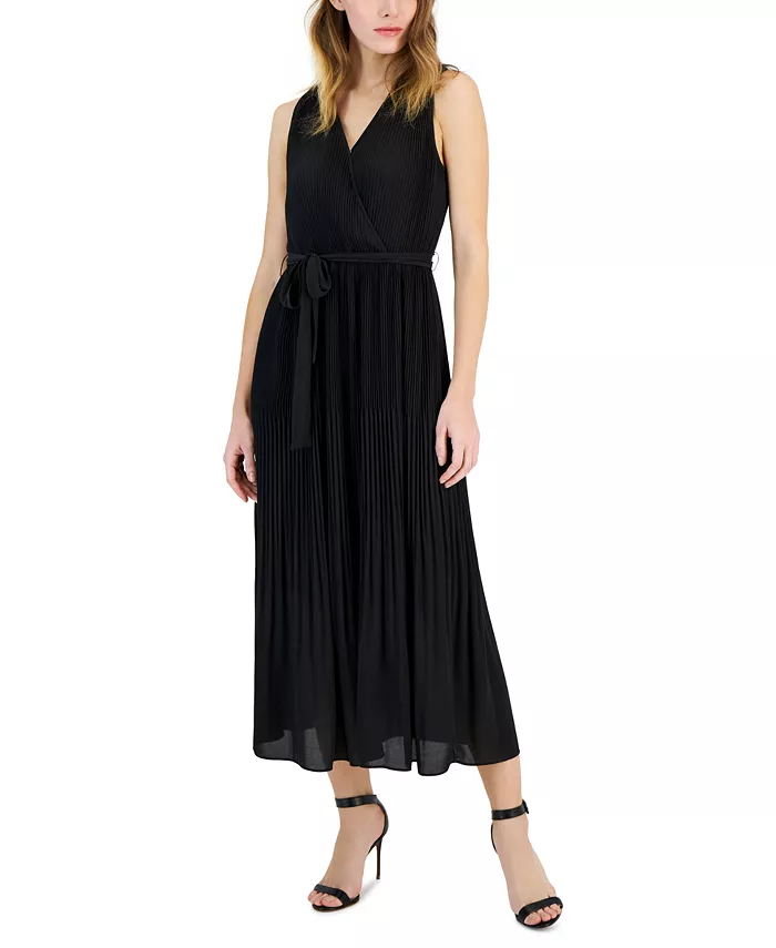 Женское плиссированное платье макси без рукавов с имитацией запаха и расклешенным лифом T Tahari, черный
Женское плиссированное платье макси без рукавов с имитацией запаха и расклешенным лифом T Tahari, черный