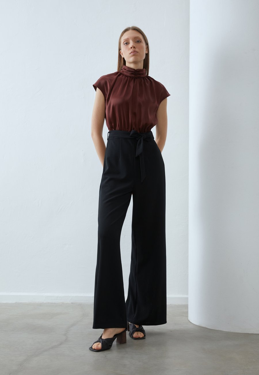 Комбинезон Anna Field Jumpsuit, Brown/Dark Blue/Brown
Комбинезон Anna Field Jumpsuit, Brown/Dark Blue/Brown