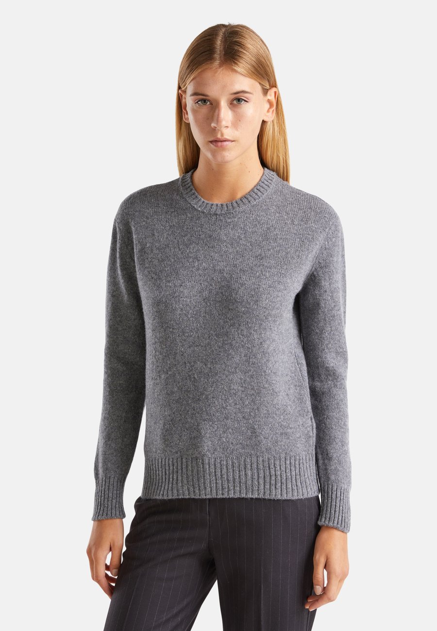 Джемпер United Colors of Benetton IN PURE SHETLAND, Grey
Джемпер United Colors of Benetton IN PURE SHETLAND, Grey