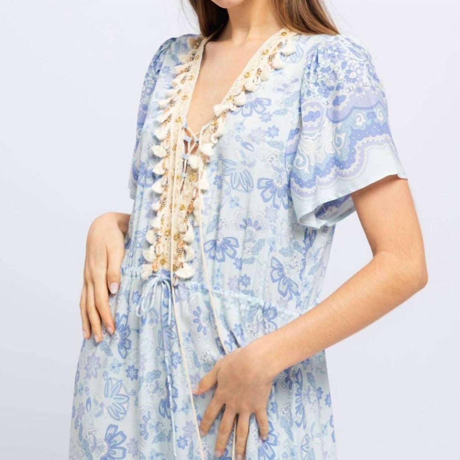 Платье макси с узором пейсли синего цвета SMF
Платье макси с узором пейсли синего цвета SMF