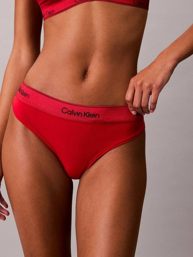 Хлопковый трусики-стринги Icon Cotton Modal Calvin Klein, Adrenaline Rush
Хлопковый трусики-стринги Icon Cotton Modal Calvin Klein, Adrenaline Rush