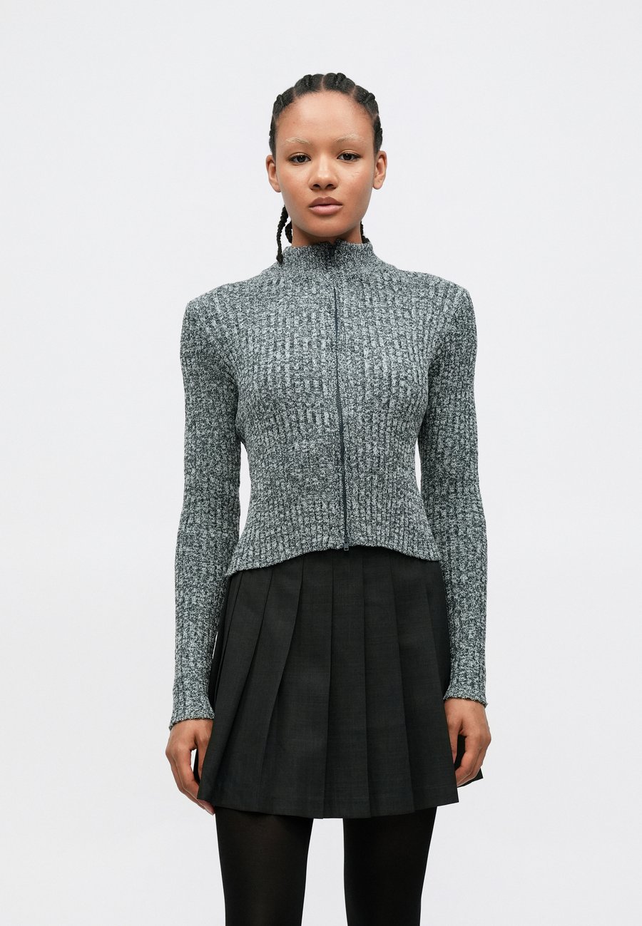 Кардиган Envii BLAISE CARDIGAN, Stormy/Ballad/Grey
Кардиган Envii BLAISE CARDIGAN, Stormy/Ballad/Grey