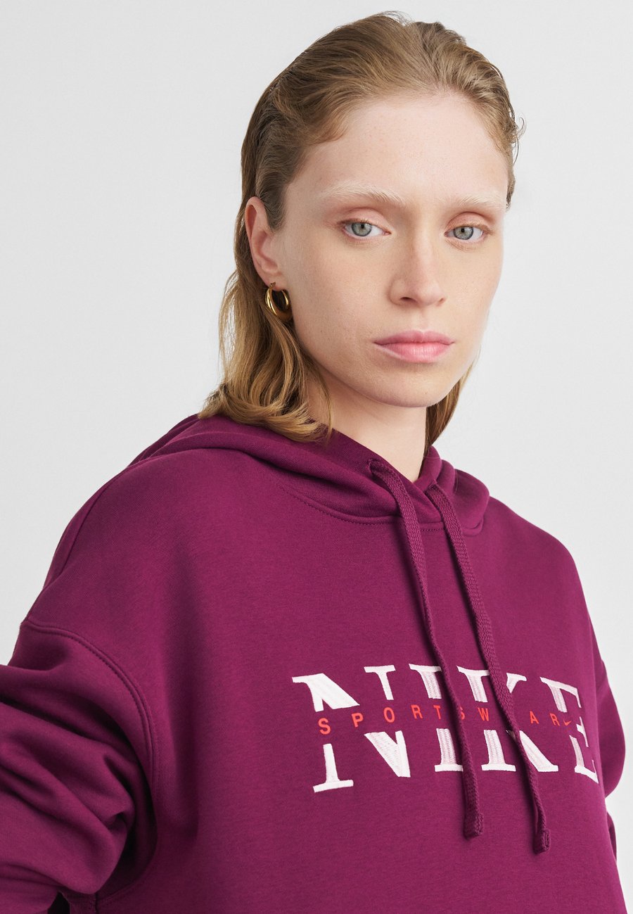 Худи Nike Sportswear HOOD, Bordeaux/Berry
Худи Nike Sportswear HOOD, Bordeaux/Berry