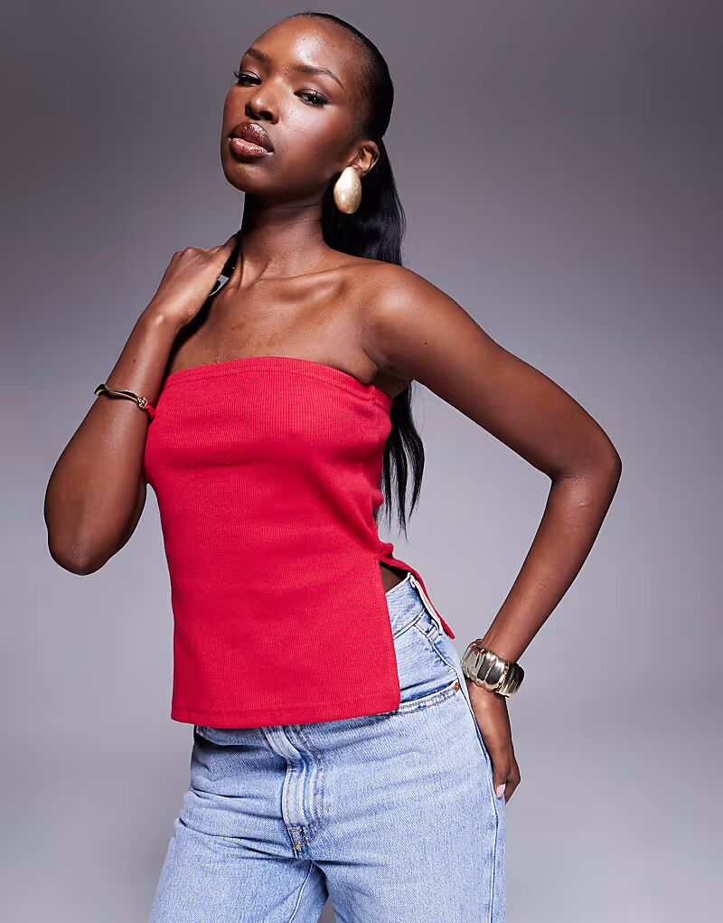 Топ-бандо Kaiia в рубчик с разрезами по бокам красного цвета
Топ-бандо Kaiia в рубчик с разрезами по бокам красного цвета