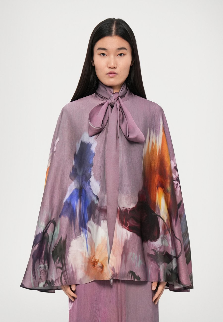 Блуза Rodebjer THEA FLOWER, Moonscape Purple/Lilac
Блуза Rodebjer THEA FLOWER, Moonscape Purple/Lilac