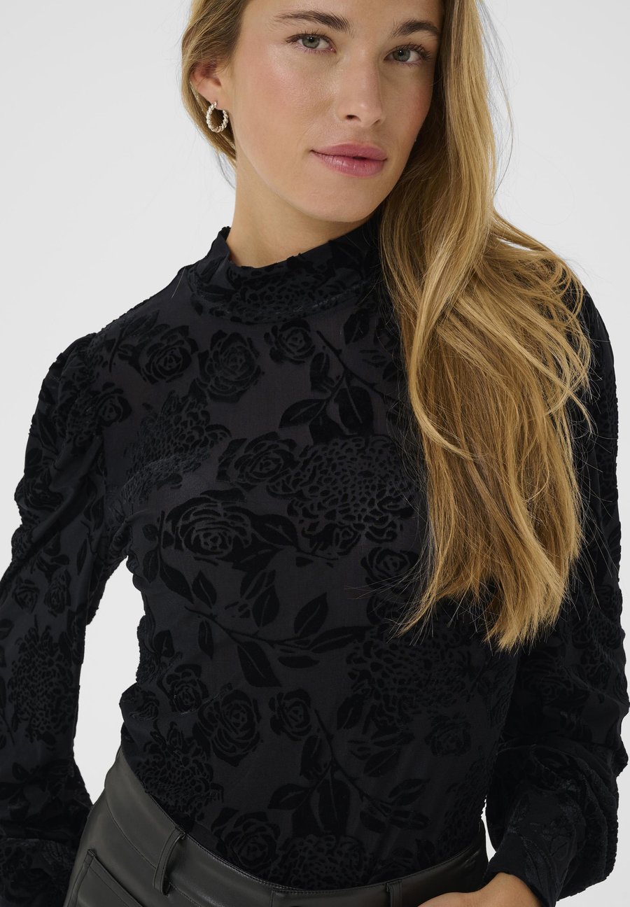 Топ Kaffe Long sleeved top, Black Deep Cc/Black
Топ Kaffe Long sleeved top, Black Deep Cc/Black