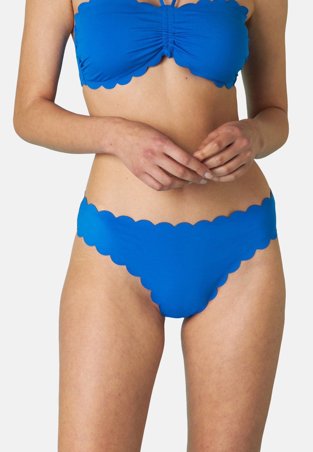 Плавки бикини SCALLOP Lovable, синий
Плавки бикини SCALLOP Lovable, синий