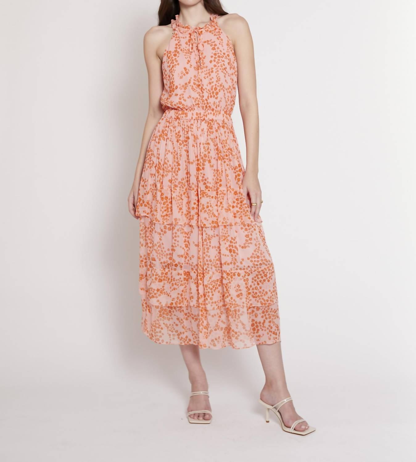 Платье Линдси в рассыпанных ромашках GILNER FARRAR, цвет scattered daisies
Платье Линдси в рассыпанных ромашках GILNER FARRAR, цвет scattered daisies