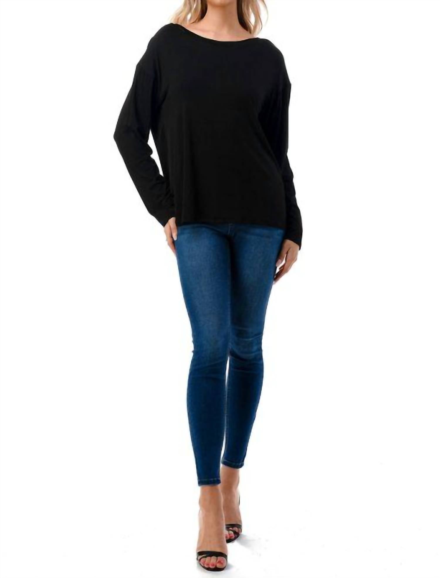 Эви топ с кружевом сзади и узлом черного цвета VaVa
Эви топ с кружевом сзади и узлом черного цвета VaVa