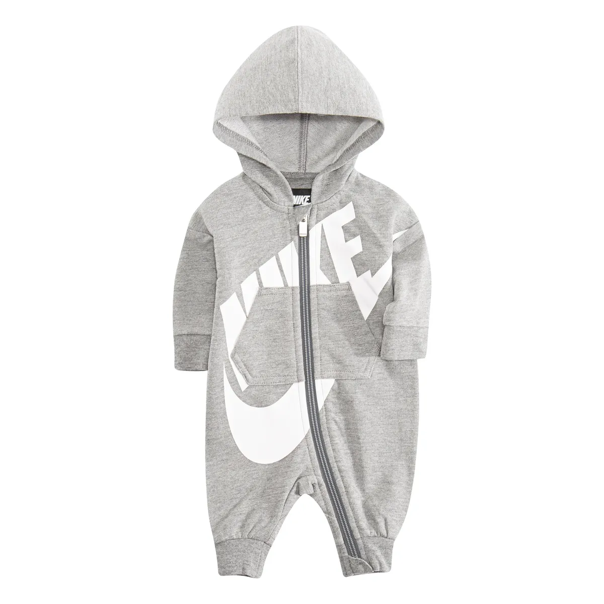 Комбинезон Nike Sportswear "NKN ALL DAY PLAY COVERALL", белый 
Комбинезон Nike Sportswear "NKN ALL DAY PLAY COVERALL", белый