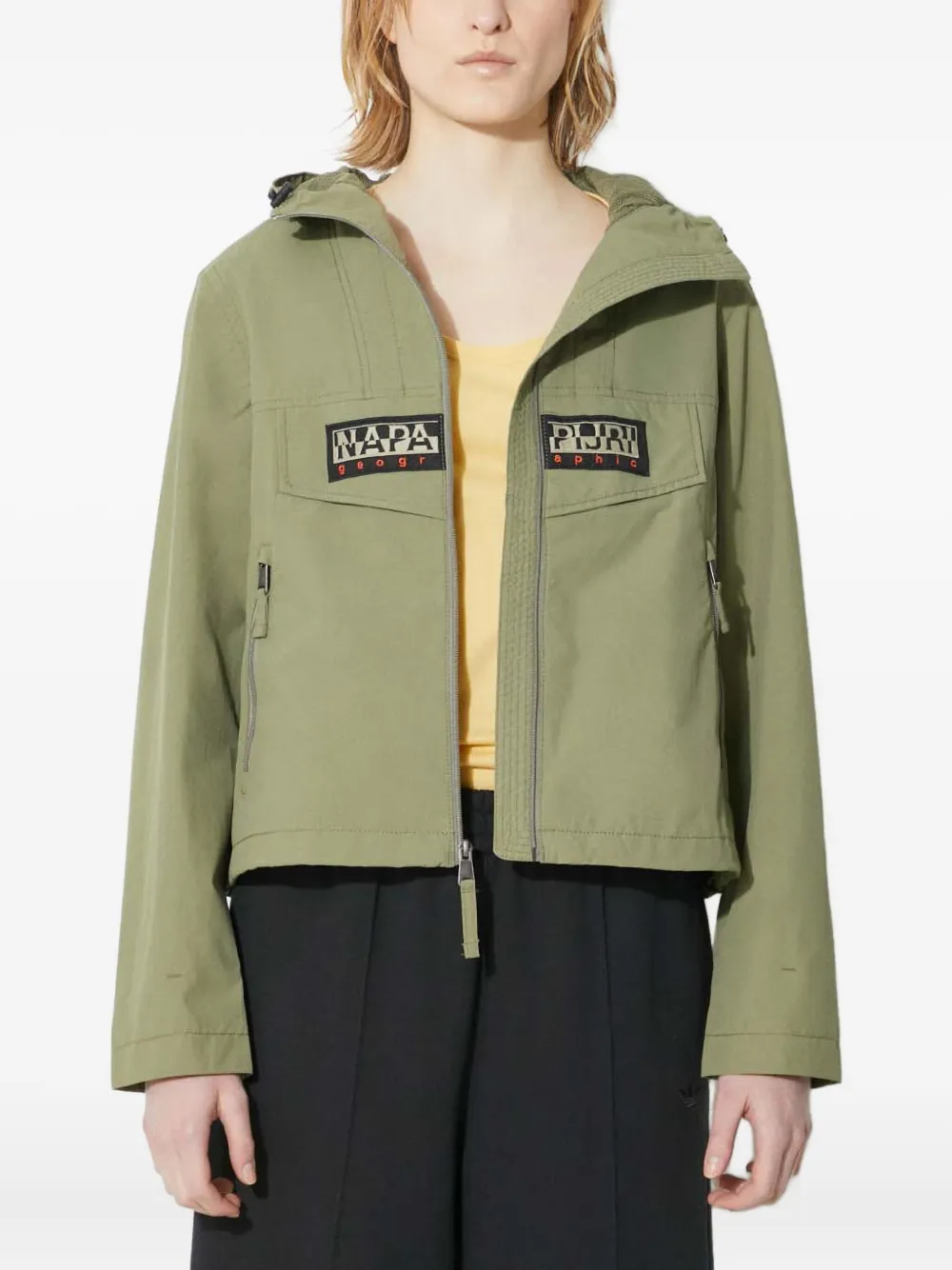 Куртка с капюшоном и нашивкой-логотипом Napapijri, зеленый
Куртка с капюшоном и нашивкой-логотипом Napapijri, зеленый
