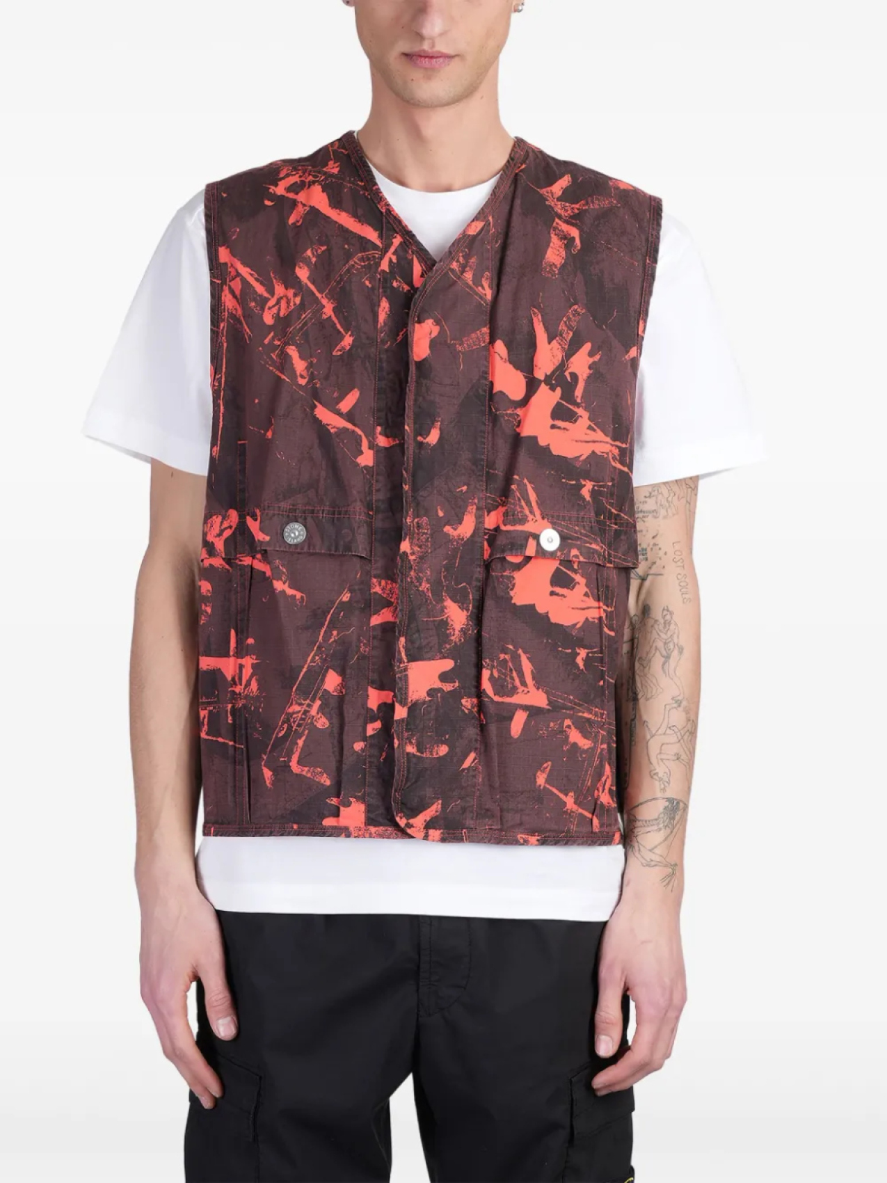 Жилет камуфляжной расцветки с компасом Stone Island, коричневый
Жилет камуфляжной расцветки с компасом Stone Island, коричневый